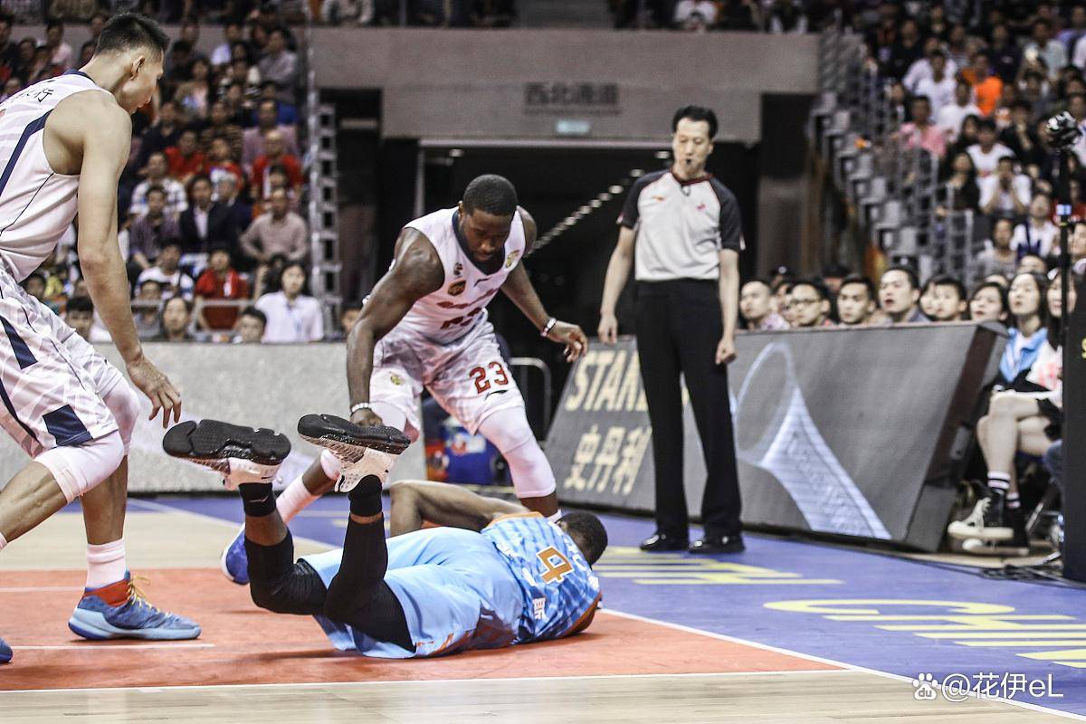 爵士碾压浙江队，塔图姆状态火热的简单介绍