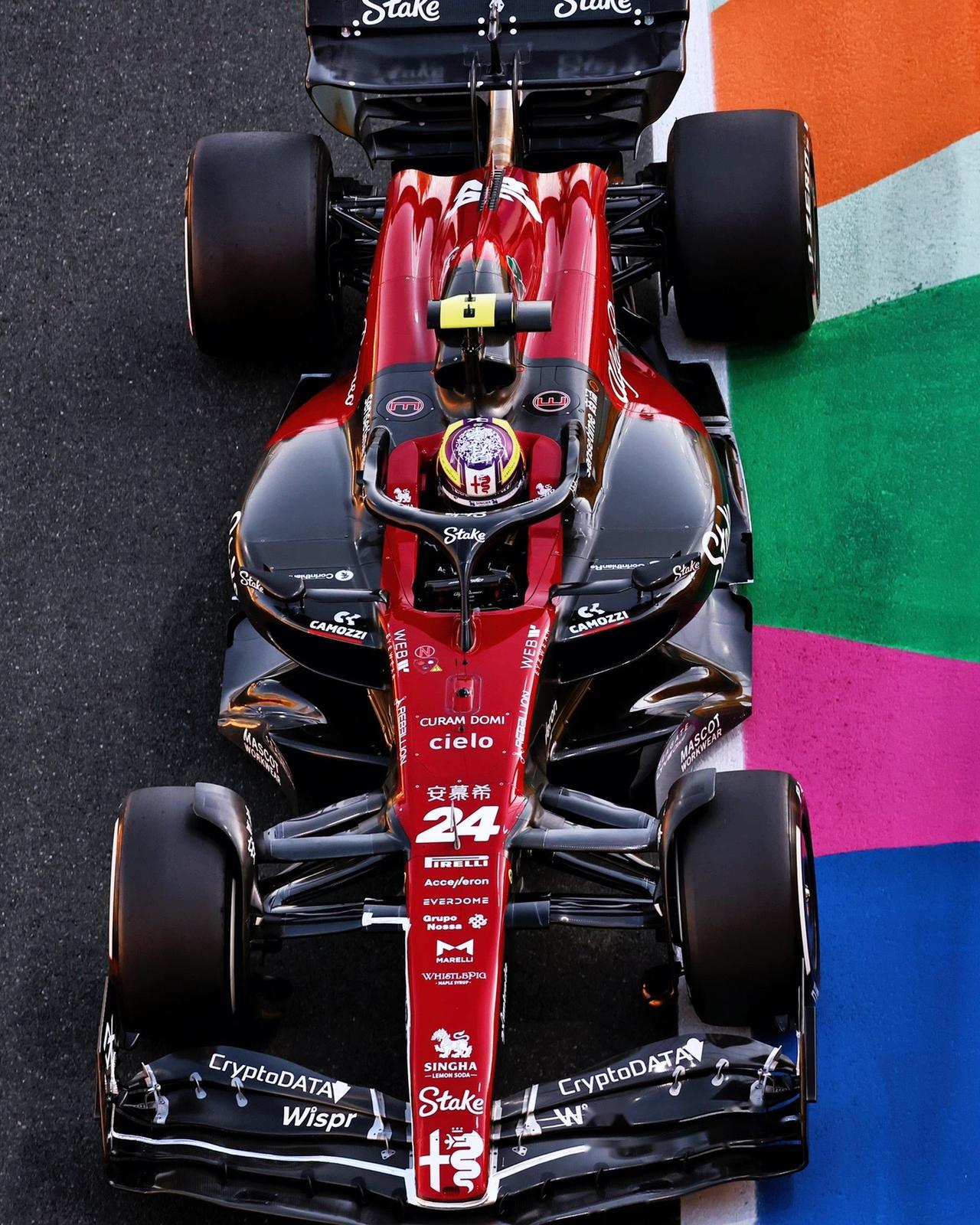 红牛车队鏖战索伯车队，皮亚斯特里带队取胜的简单介绍