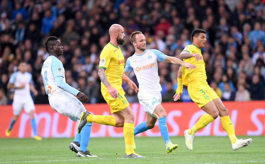 包含卡昂主场不敌里昂，失去积分机会的词条