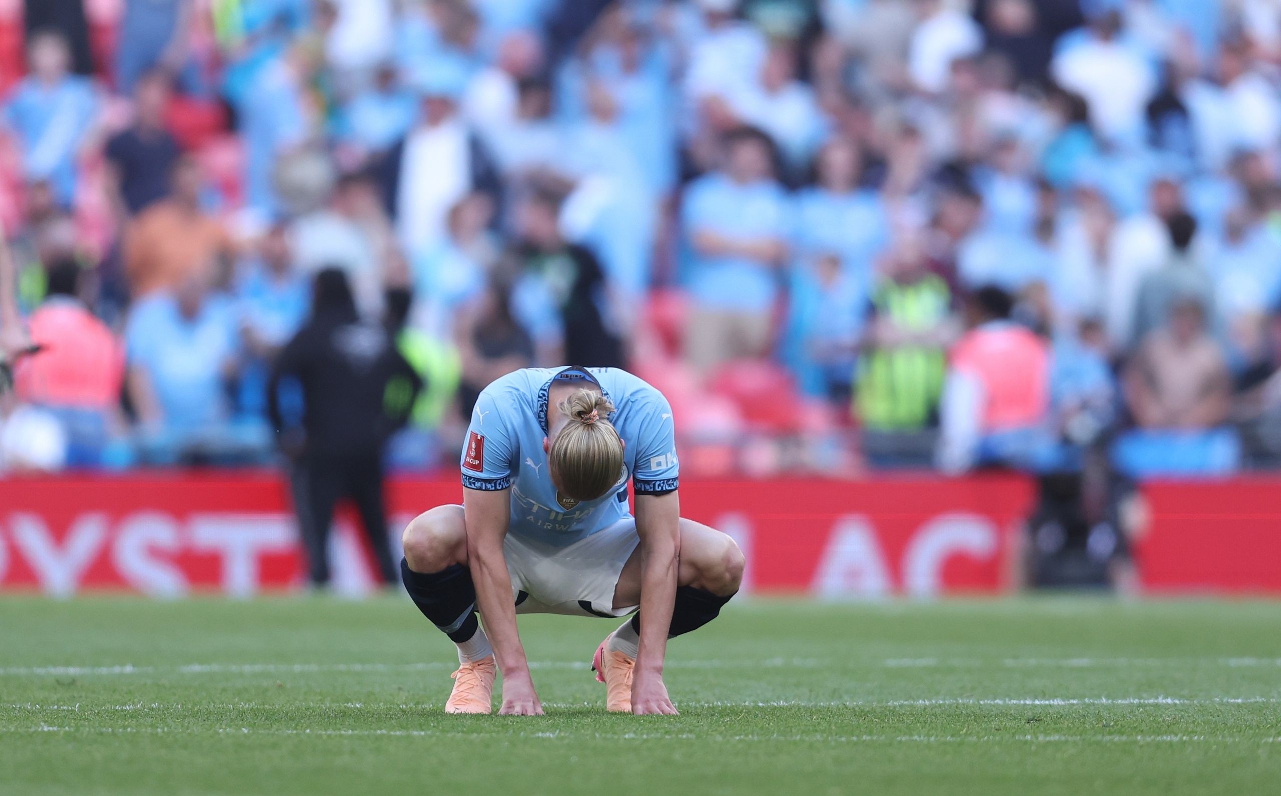 关于曼城战胜对手，实力巩固积分领先的信息