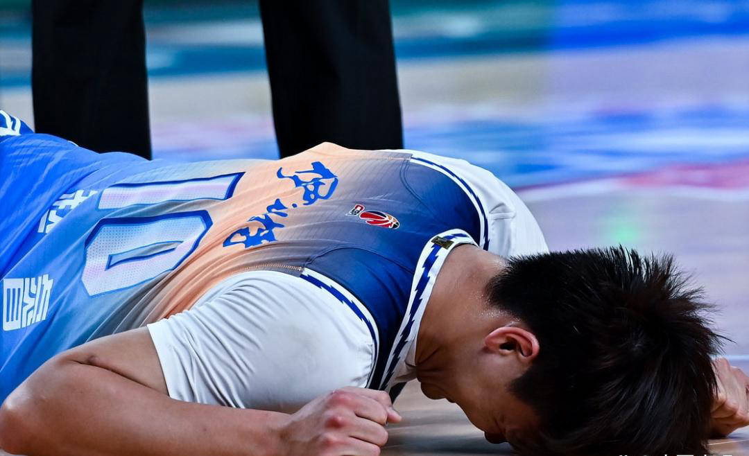 CBA联赛球员伤情更新，影响比赛走势