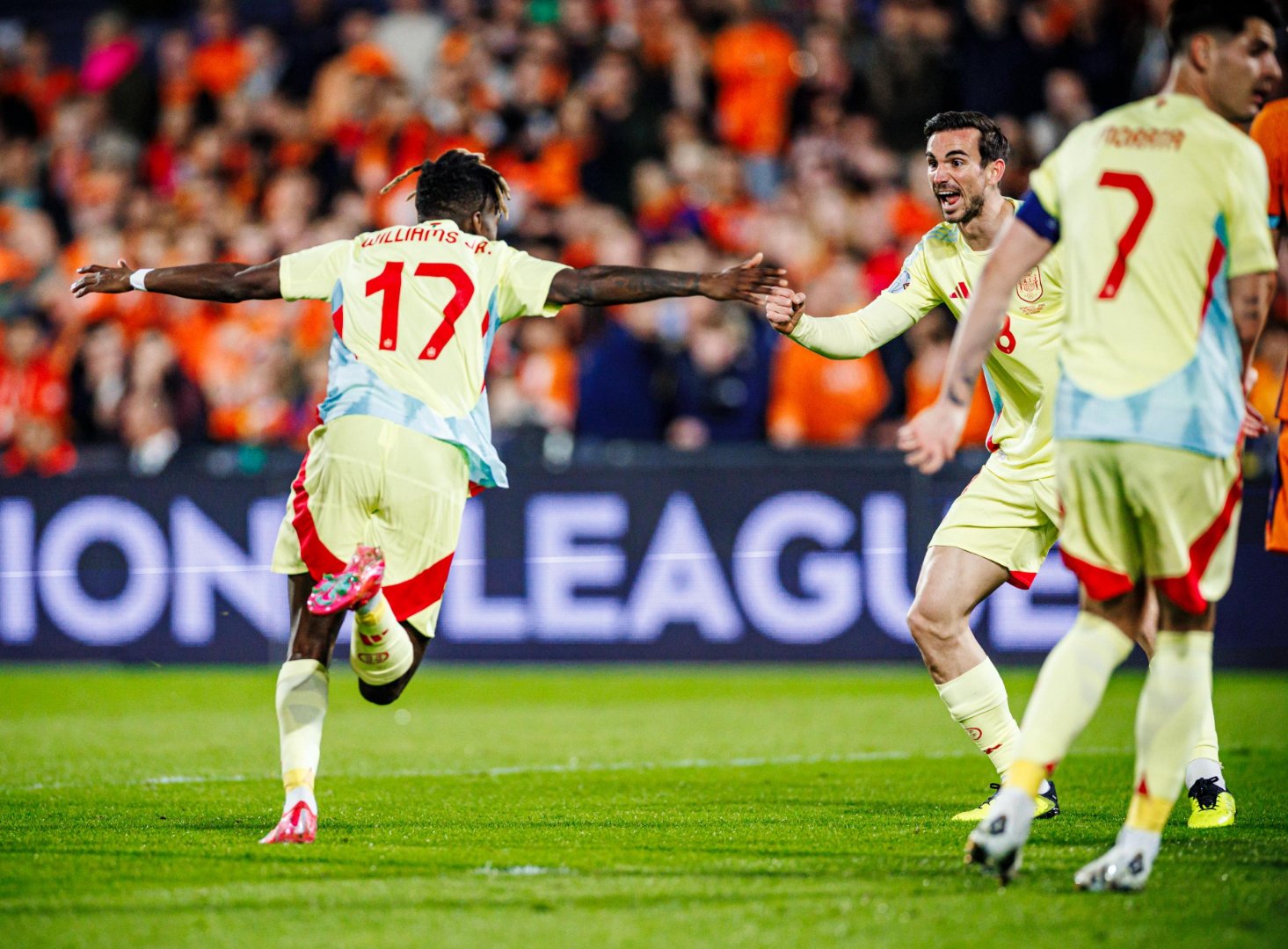 荷兰险胜瑞典，晋级之路仍遥远的简单介绍