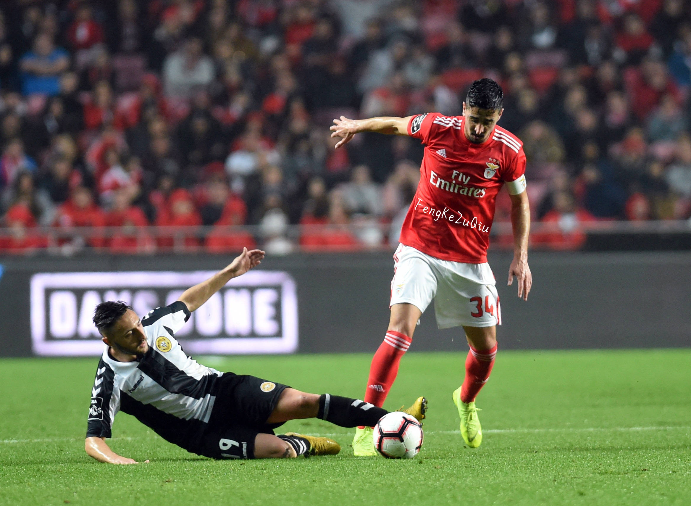 非洲足球联赛球员激战周末分出胜负