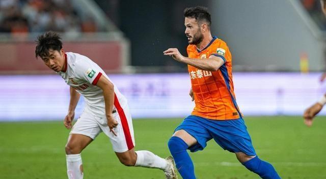 关于球队主场变阵，球迷反应冷淡的信息