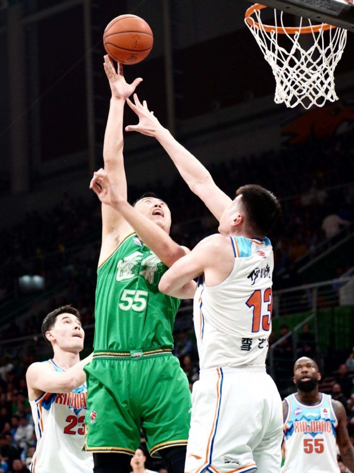 辽宁男篮外线火力全开，惊险赢得比赛