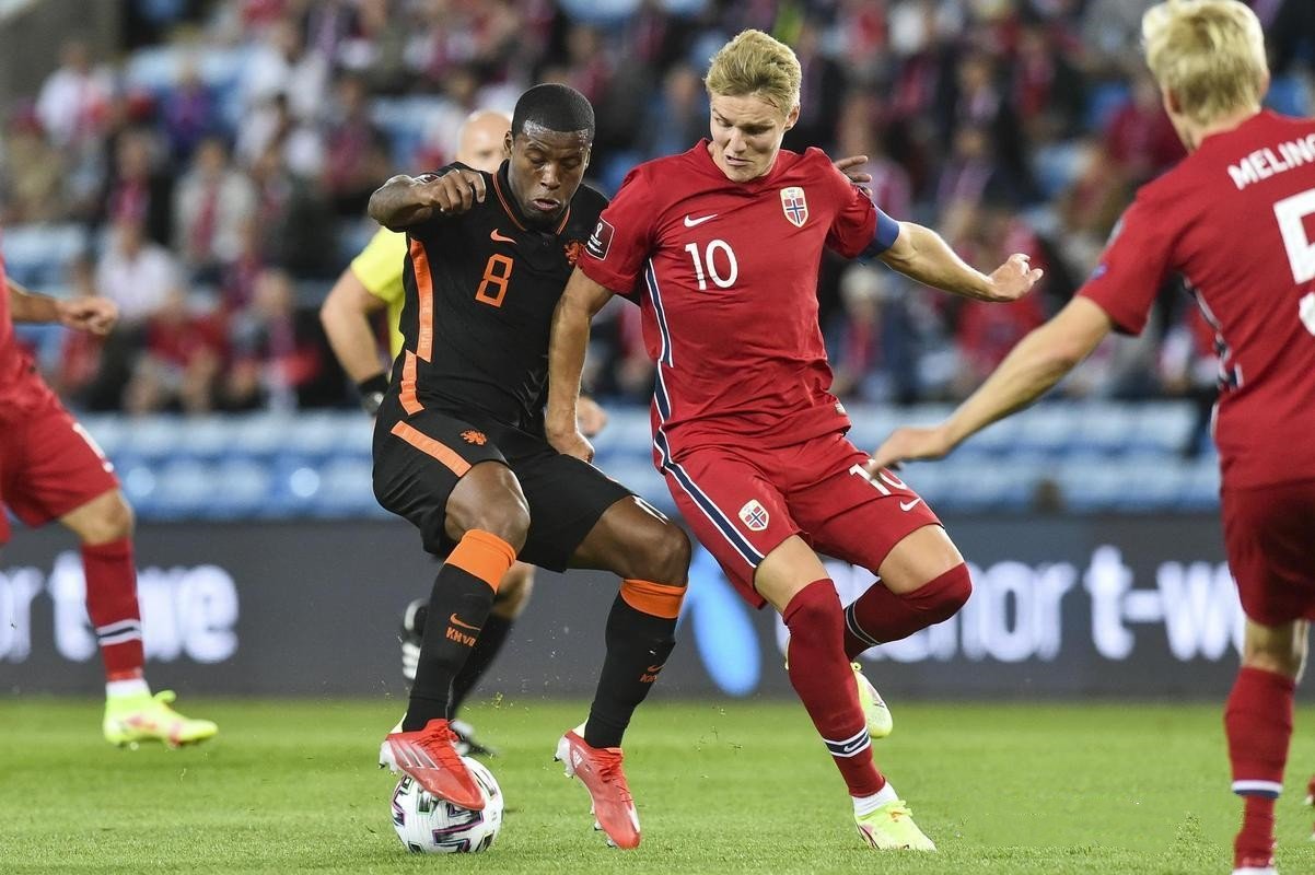 挪威选手在击剑比赛中夺得头筹