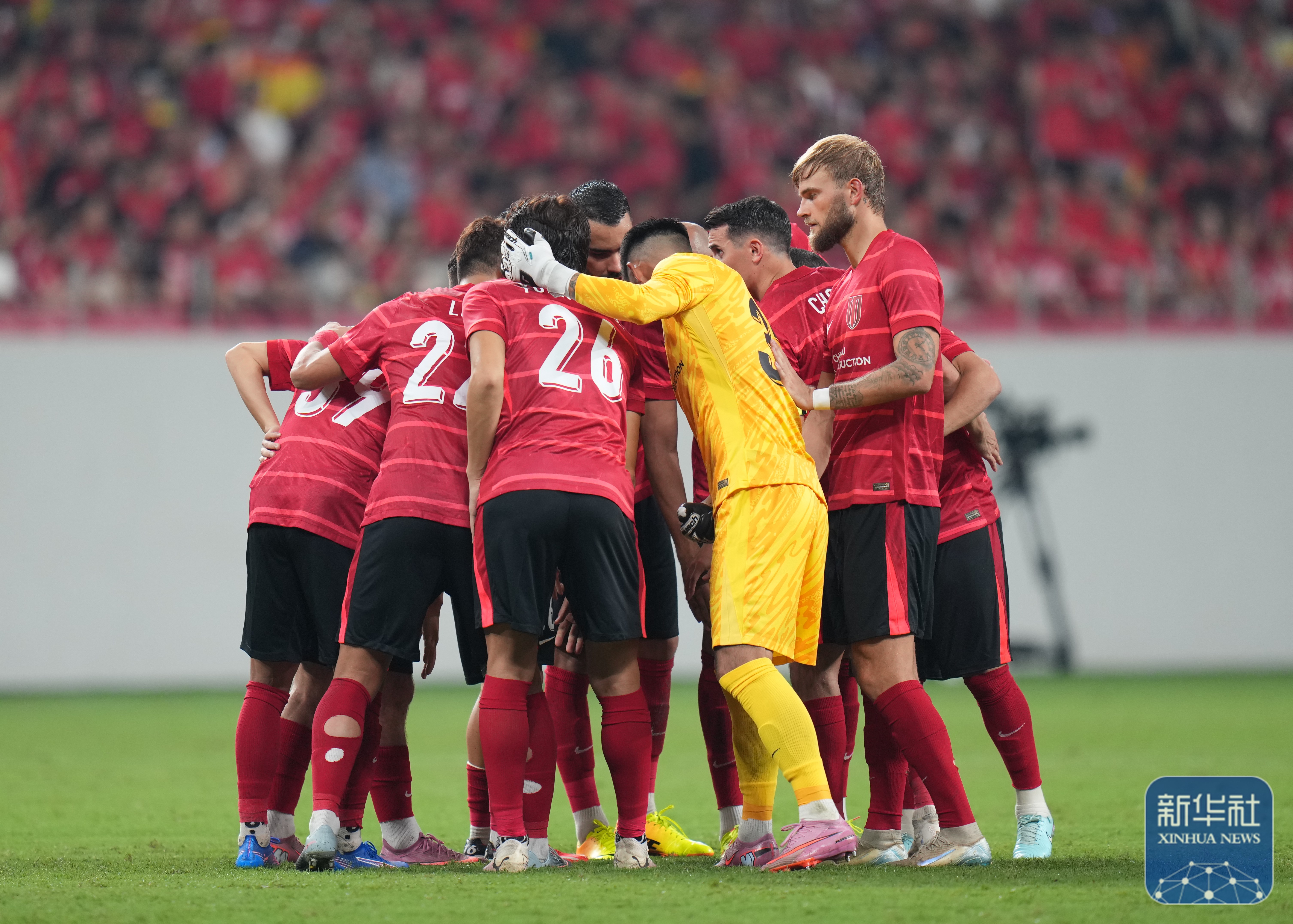 包含曼城胜利晋级，淘汰赛一路领先的词条