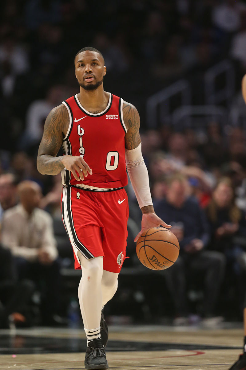 勇士轻取公牛，利拉德高光表现