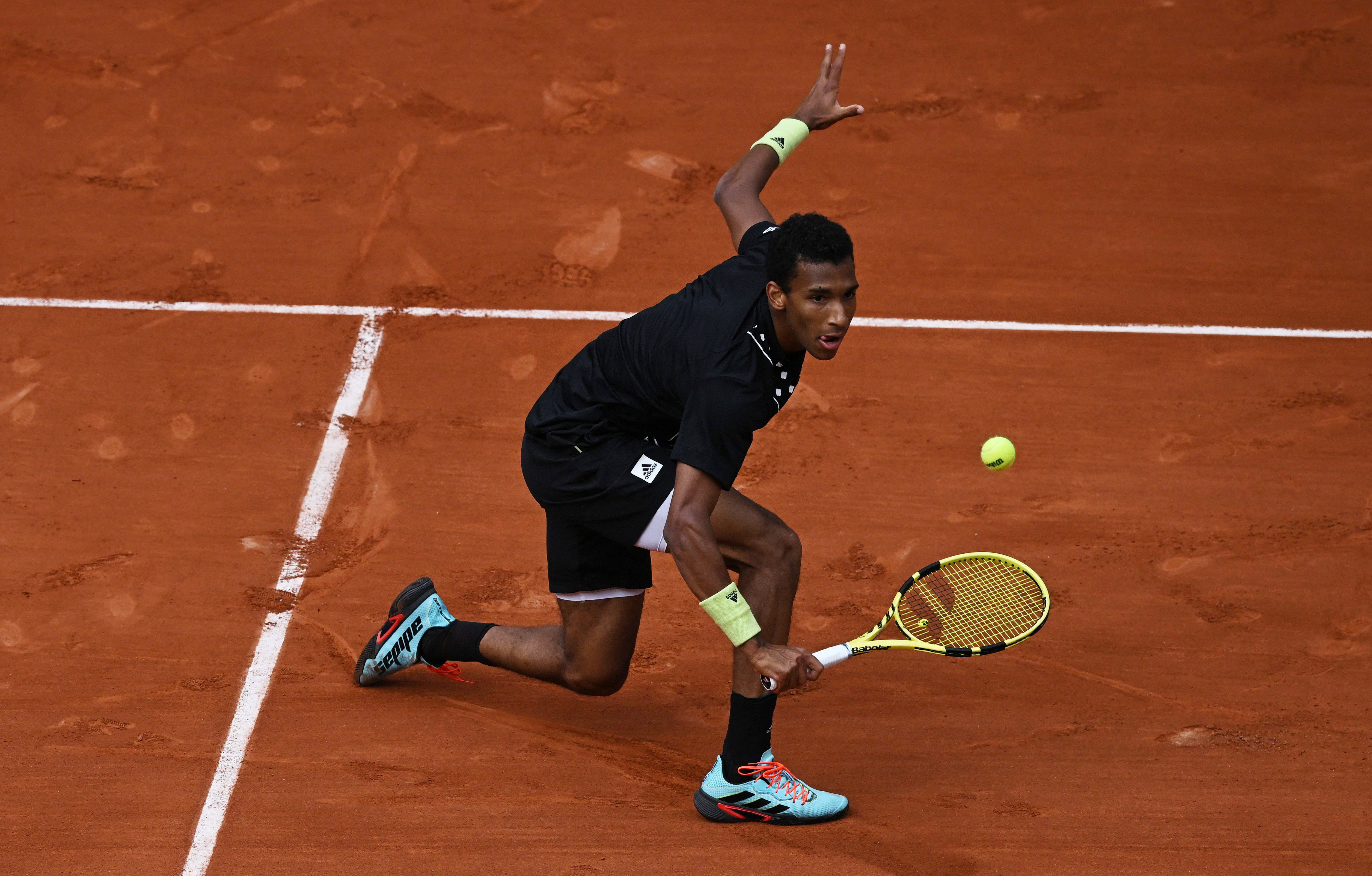 英国网球队逆转法国网球队，纳达尔统治全场